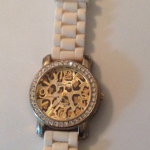 Geneva leapard print watch